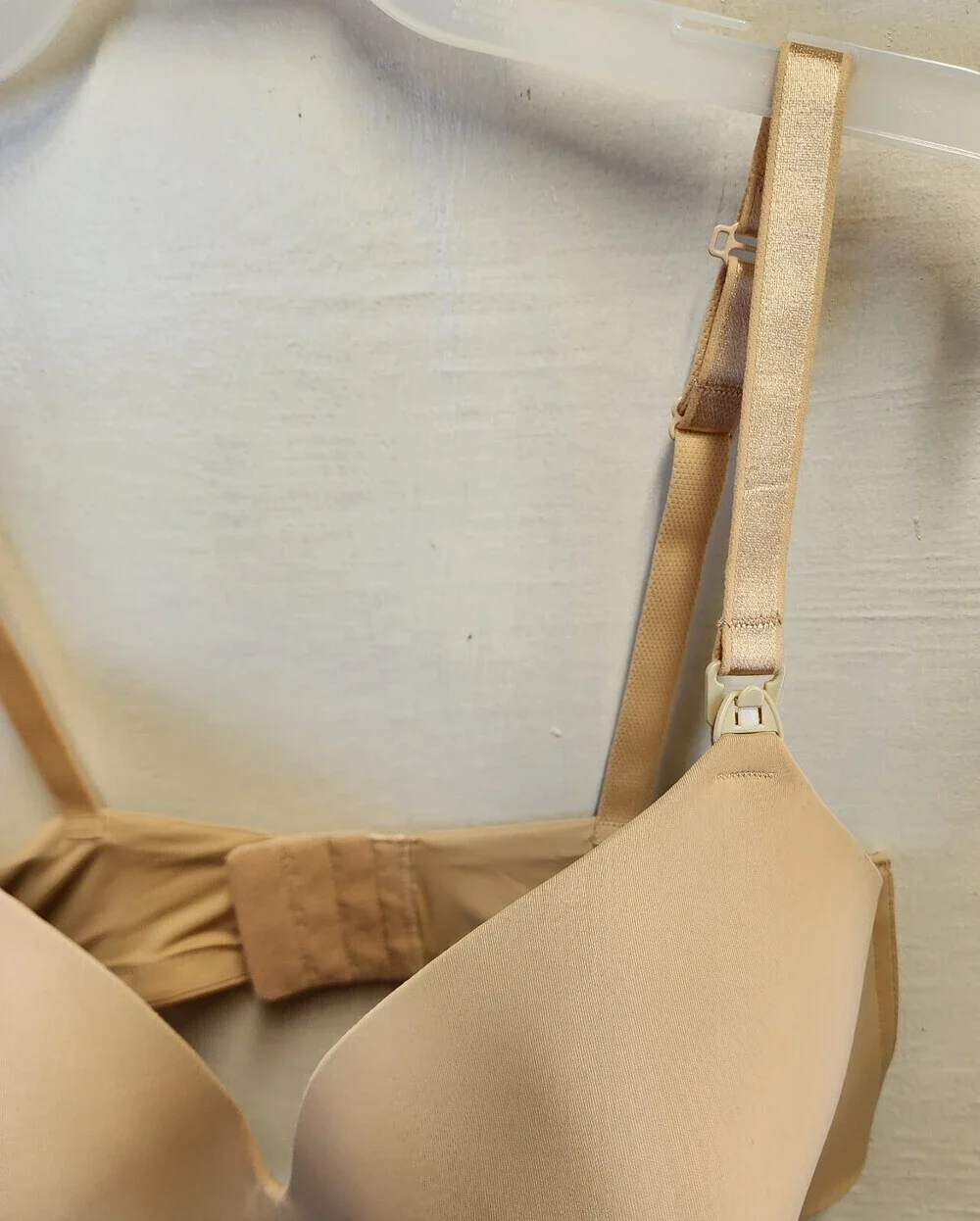 NWOT Auden Women Beige Wireless Lightly Line Nursing Bra Adjustable Straps 38DDD